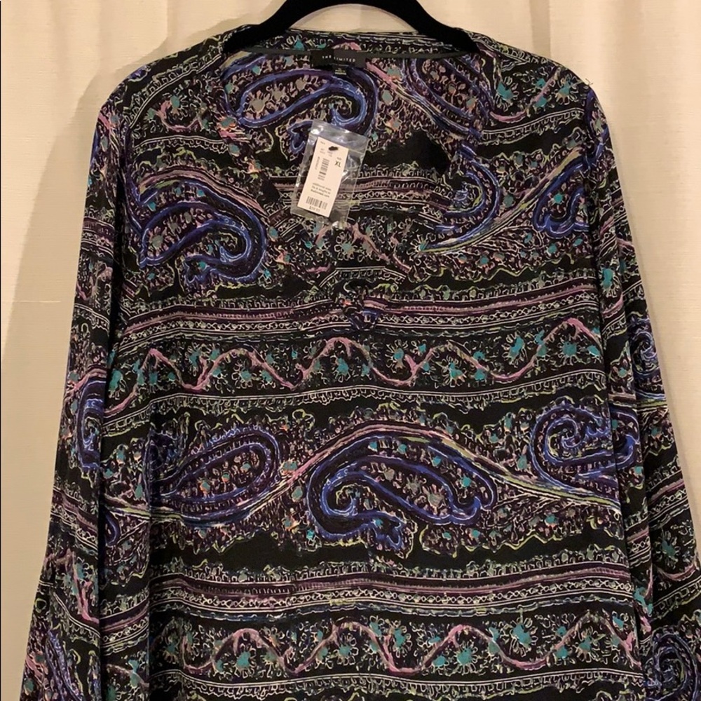 NWT Express Long sleeve tunic. Black w/multi color design XL.